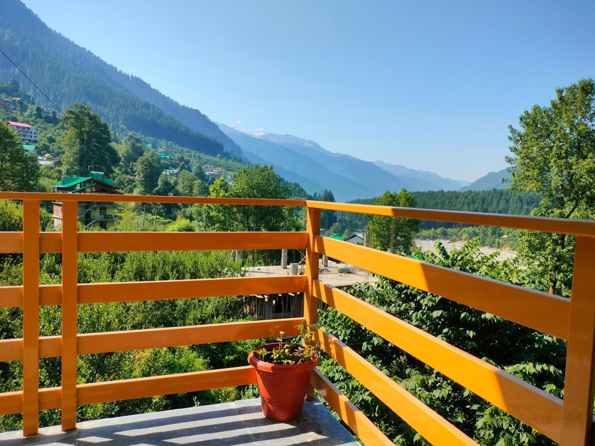 Vila Lotus Retreat Manāli Exteriér fotografie